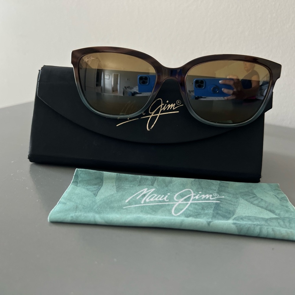 Maui Jim Honi Polarized Cat Eye Sunglasses, Mint Condition